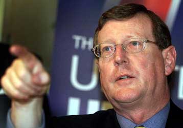 Τελεσίγραφο τριών μηνών θέτουν οι Ενωτικοί στους Καθολικούς της Βορείου Ιρλανδίας