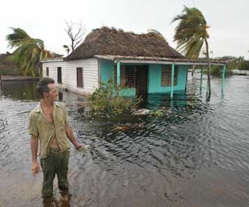 Τουλάχιστον 70.000 Μεξικάνοι εγκατέλειψαν τις οικίες τους εξαιτίας του τυφώνα Ισιντόρ