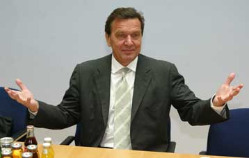 Ουδέν σχόλιο από Ουάσινγκτον για την επανεκλογή του Σρέντερ