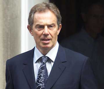 Χημικά και βιολογικά όπλα είναι έτοιμο να χρησιμοποιήσει το Ιράκ, υποστηρίζει ο Μπλερ