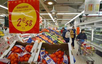 Απρόσμενη πτώση σημείωσαν οι καταναλωτικές δαπάνες στη Γαλλία τον Αύγουστο