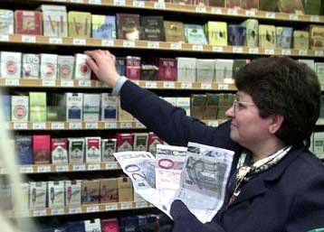 Τέσσερα μέτρα για τη συγκράτηση των τιμών από την Εθνική Επιτροπή για το Ευρώ