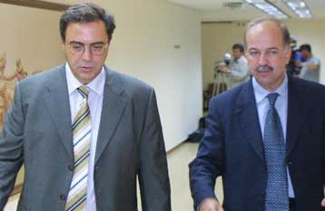 Ουραγός η Ελλάδα στην προσέλκυση των ξένων επενδύσεων, σύμφωνα με τον ΟΟΣΑ