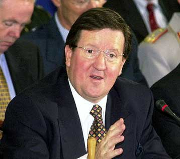 Εξελίξεις στις σχέσεις ΝΑΤΟ – Ρωσίας από την άνοιξη προαναγγέλει ο Τζ.Ρόμπερτσον