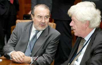 Κάτω από το 1% η ανάπτυξη της ευρωζώνης το 2002, προβλέπει η Κομισιόν