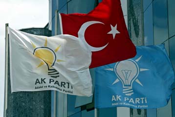 Αυξάνεται η διαφορά υπέρ των ισλαμιστών, σύμφωνα με νέα δημοσκόπηση στην Τουρκία