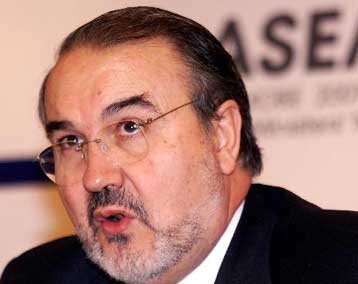 Επίθεση Σόλμπες κατά της Γαλλίας για το δημοσιονομικό έλλειμμα