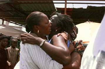 Τουλάχιστον 700 άνθρωποι αγνοούνται μετά τη βύθιση πλοίου στη Σενεγάλη