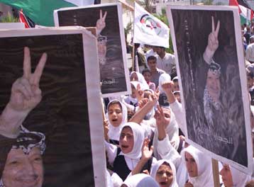 Μεγάλες διαδηλώσεις Παλαιστίνιων σε Γάζα και Δ.Όχθη για τα δύο χρόνια της Ιντιφάντα