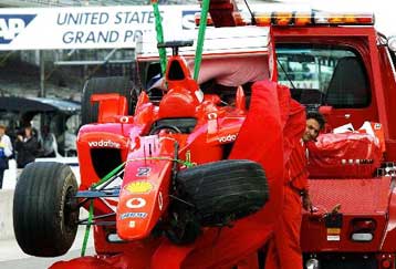 Ατύχημα για Μπαριτσέλο, πρώτος στα ελεύθερα δοκιμαστικά ο Σουμάχερ