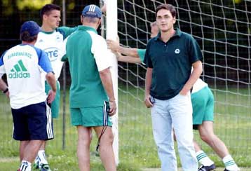 Στην Παιανία ο Φιλιππίδης για εξηγήσεις…