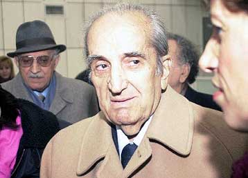 Στην εντατική του Ιατρικού Κέντρου Αθηνών νοσηλεύεται ο Ευάγγελος Γιαννόπουλος