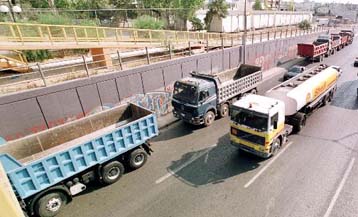 Ανέστειλαν την απεργία που είχαν εξαγγείλει για την Κυριακή οι ιδιοκτήτες φορτηγών