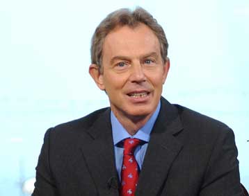 Το Ιράκ πρέπει να αφοπλιστεί, εάν θέλει να αποφύγει τη σύρραξη, προειδοποιεί ο Μπλερ