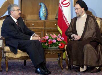 Οι ΗΠΑ απειλούν το σύνολο του αραβικού κόσμου δήλωσε από την Τεχεράνη ο Ιρακινός ΥΠΕΞ