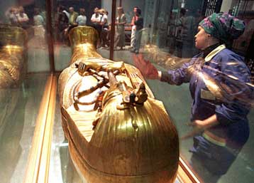 Πώς ένας πρώην πράκτορας και ένας βοηθός εισαγγελέα εξιχνίασαν το θάνατο του Τουταγχαμών