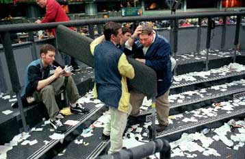 Μεγάλες απώλειες στη Γουόλ Στριτ στη συνεδρίαση της Δευτέρας – «Πανικός» στην Ευρώπη