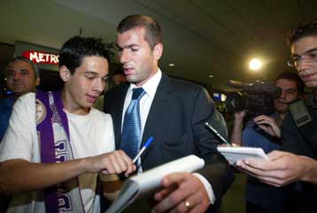 Χωρίς Ρονάλντο και Ιέρο, έφτασε τη Δευτέρα η αποστολή της Ρεάλ στην Αθήνα