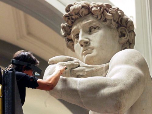 Υπόγεια σιδηροδρομική σήραγγα «απειλεί» τον Δαβίδ στη Φλωρεντία