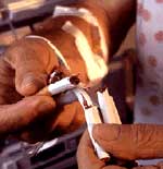 Τη λήψη αυστηρότερων μέτρων κατά του καπνίσματος ζητά η ΠΟΥ