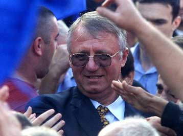 Σε αποχή από το β γύρο των προεδρικών εκλογών στη Σερβία καλεί ο Β.Σέσελι