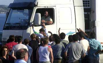Μικροεπεισόδια στην Ελευσίνα μεταξύ παραγωγών λαϊκών αγορών και οδηγών