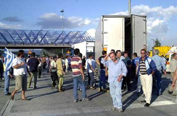 Αποκλεισμών συνέχεια στα διόδια Ελευσίνας, Μπογιατίου από τους πωλητές λαϊκών αγορών