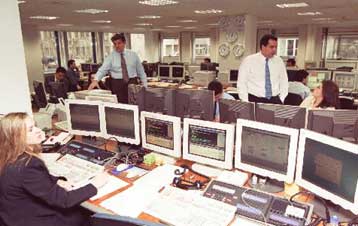 Στα 4,95 δισ. ευρώ διευρύνθηκε το έλλειμμα του ισοζυγίου συναλλαγών στο επτάμηνο