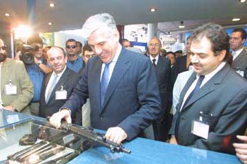 Την έκθεση αμυντικού υλικού Defendory International εγκαινίασε ο ΥΠΕΘΑ
