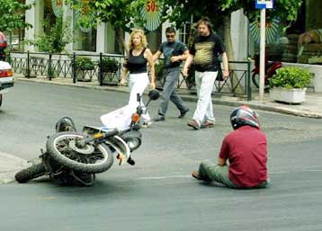 Δραματικές οι συνθήκες εργασίας των δικυκλιστών σε ταχυμεταφορές και εστιατόρια