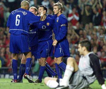 Δεν πάλεψε και υπέκυψε ο Ολυμπιακός 4-0 από τη Μάντσεστερ