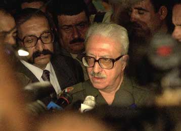 Δεν χρειάζεται νέο ψήφισμα για την επιστροφή των επιθεωρητών του ΟΗΕ, λέει ο Τ.Αζίζ