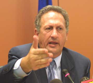 Αδιαφορία της ΝΔ για τους παραληφθέντες των εκλογικών καταλόγων καταγγέλλει ο ΥΠΕΣ