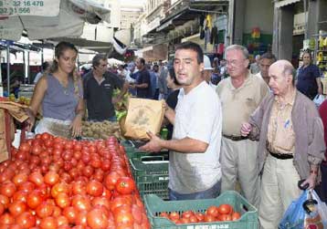 Έως τη Δευτέρα η αποχή πωλητών και παραγωγών από τις λαϊκές αγορές