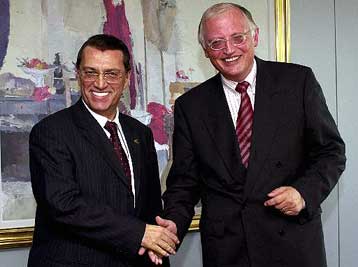 H Τουρκία θα συνεχίσει την πίεση για έναρξη ενταξιακών διαπραγματεύσεων, λέει ο Γιλμάζ