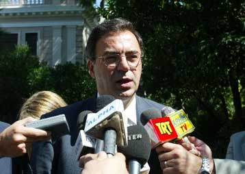 Να αντιδράσουν στην υποτιμητική κερδοσκοπία καλεί τους επενδυτές ο Ν.Χριστοδουλάκης