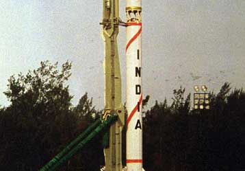 Σε πυραυλικές δοκιμές «ρουτίνας» επιδίδονται Ινδία και Πακιστάν