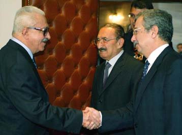 Διαψεύδει ο Ετζεβίτ αίτημα των ΗΠΑ για χρήση των τουρκικών βάσεων κατά του Ιράκ