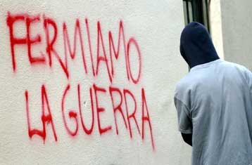 Ιταλοί και Ελβετοί διαδηλώνουν κατά μιας ενδεχόμενης επίθεσης στο Ιράκ