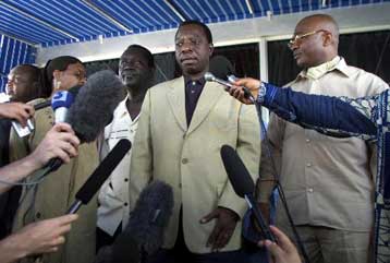 Αναβολή πήρε η υπογραφή εκεχειρίας στην Ακτή Ελεφαντοστού