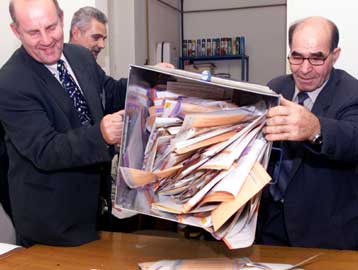 Με μικρό ποσοστό συμμετοχής και ηρεμία έκλεισαν οι κάλπες στη Βοσνία