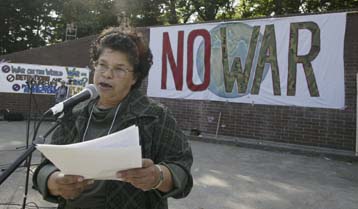 Χιλιάδες Αμερικανοί διαδήλωσαν στις ΗΠΑ κατά της επίθεσης στο Ιράκ