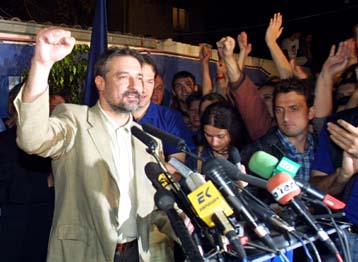 O Σοσιαλδημοκράτης Μπράνκο Τσερβενκόφσκι εντολοδόχος πρωθυπουργός της ΠΓΔΜ