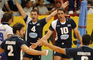 Τo όνειρο του ημιτελικού «κυνηγά» την Τετάρτη η εθνική βόλεϊ ανδρών κόντρα στη Ρωσία