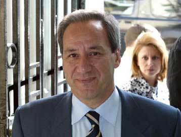 Στον αέρα ο προϋπολογισμός του 2003, υποστηρίζει η Νέα Δημοκρατία