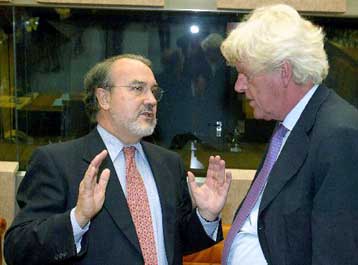 Μείωση των διαρθρωτικών ελλειμμάτων κατά 0,5% από το 2003 αποφάσισε το Eurogroup