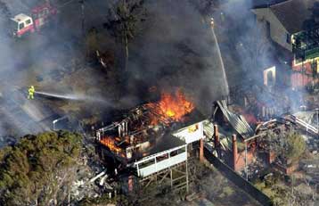 Τα νότια προάστια του Σίδνεϊ απειλούν μεγάλες δασικές πυρκαγιές