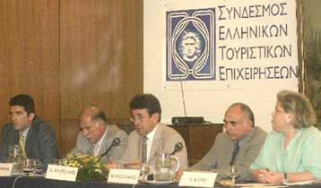 Ενστάσεις για τα στοιχεία σχετικά με το τουριστικό συνάλλαγμα διατυπώνει ο ΣΕΤΕ