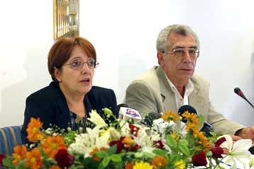 Τη συσπείρωση των ψηφοφόρων στους συνδυασμούς του ΚΚΕ ζήτησε η Αλ.Παπαρήγα