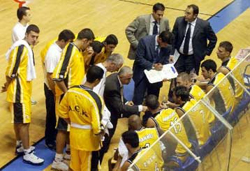 Προσοχή ζήτησε ο Σάκοτα στον αγώνα της ΑΕΚ με την Τσιμπόνα